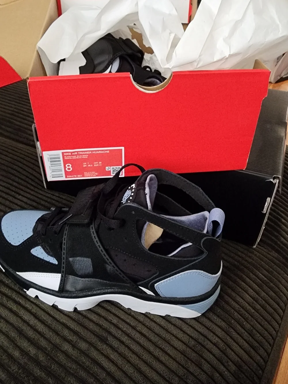 Nike Men's Black and Gray Sneaker